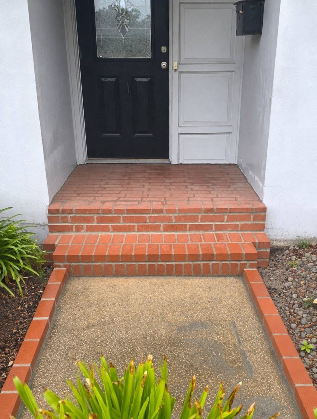 Brick steps & landing by Island Times Masonry