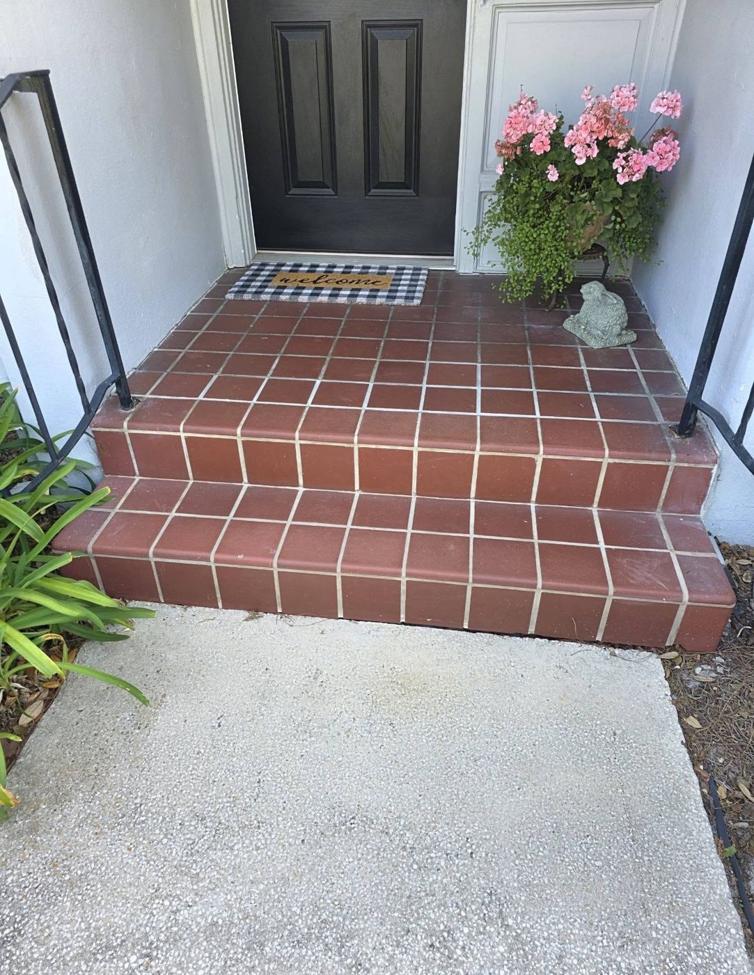Tile entry steps by Island Times Masonry